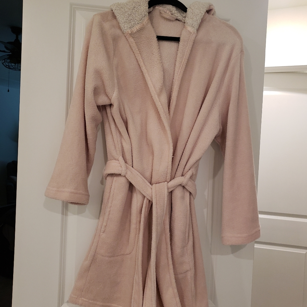 Fleece robe with hood